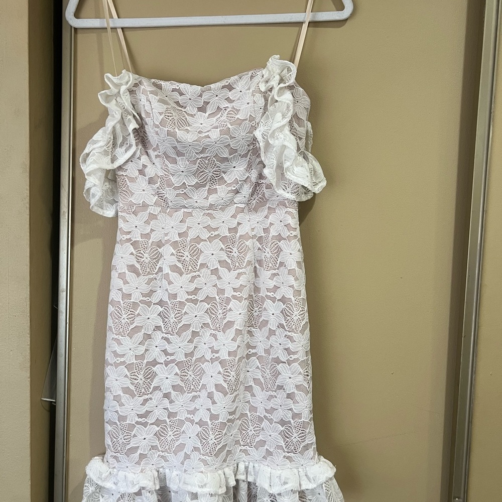 Selfie Leslie off shoulder white lace Verona